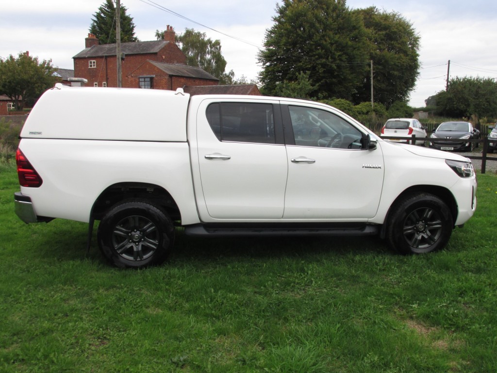 TOYOTA HILUX Icon 4X4 2.4 D-4D D/C Auto 2021
