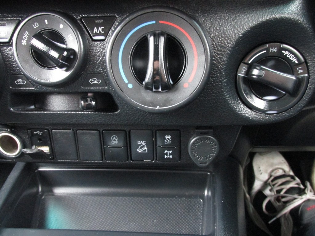 TOYOTA HILUX Icon 4X4 2.4 D-4D D/C Auto 2021