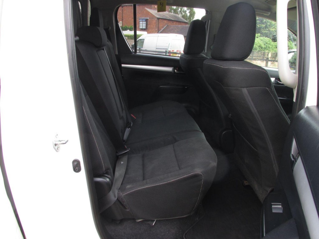 TOYOTA HILUX Icon 4X4 2.4 D-4D D/C Auto 2021