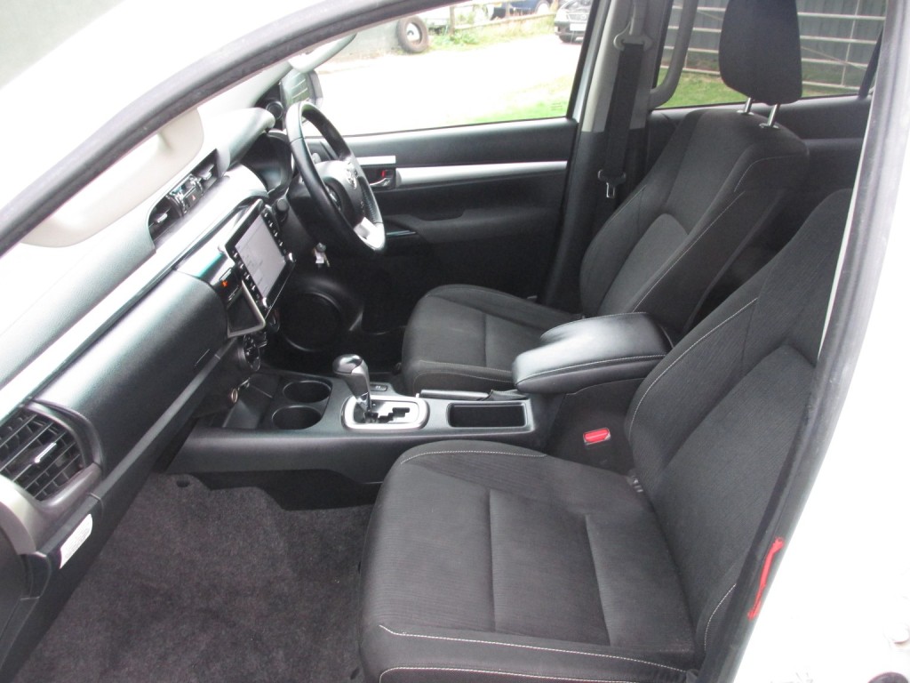 TOYOTA HILUX Icon 4X4 2.4 D-4D D/C Auto 2021