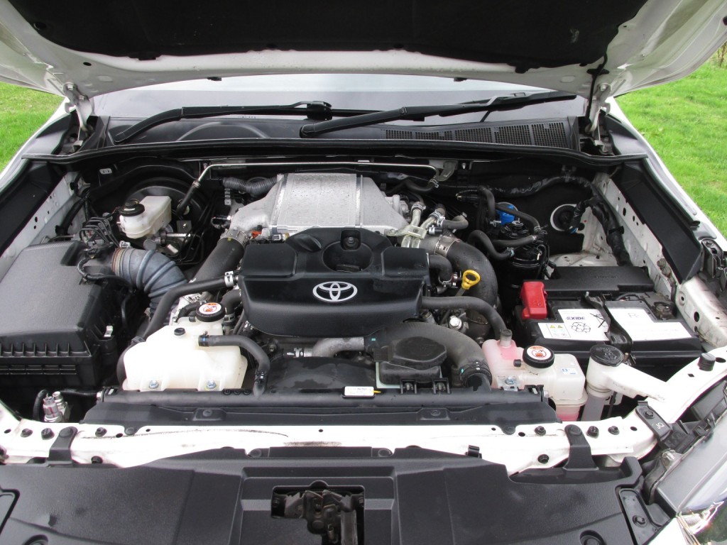 TOYOTA HILUX Icon 4X4 2.4 D-4D D/C Auto 2021