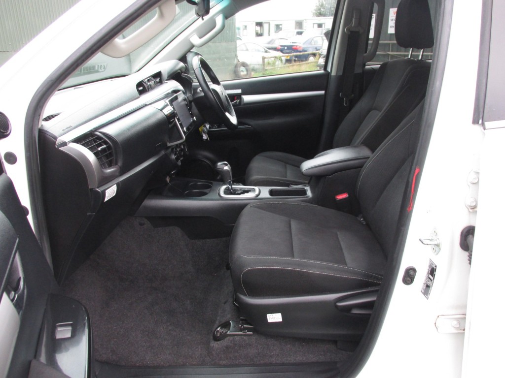 TOYOTA HILUX Icon 4X4 2.4 D-4D D/C Auto 2021