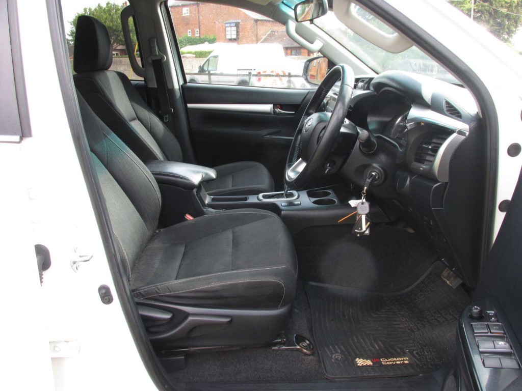 TOYOTA HILUX Icon 4X4 2.4 D-4D D/C Auto 2021