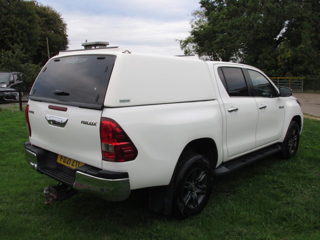 TOYOTA HILUX Icon 4X4 2.4 D-4D D/C Auto 2021