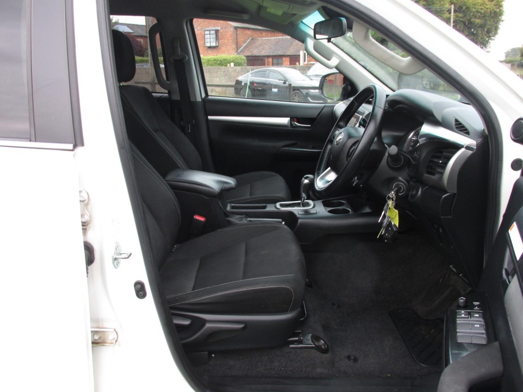 TOYOTA HILUX Icon 4X4 2.4 D-4D D/C Auto 2021