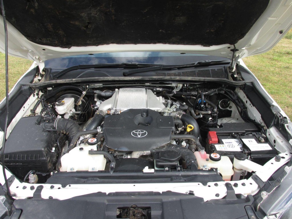 TOYOTA HILUX Icon 4X4 2.4 D-4D D/C Auto 2021