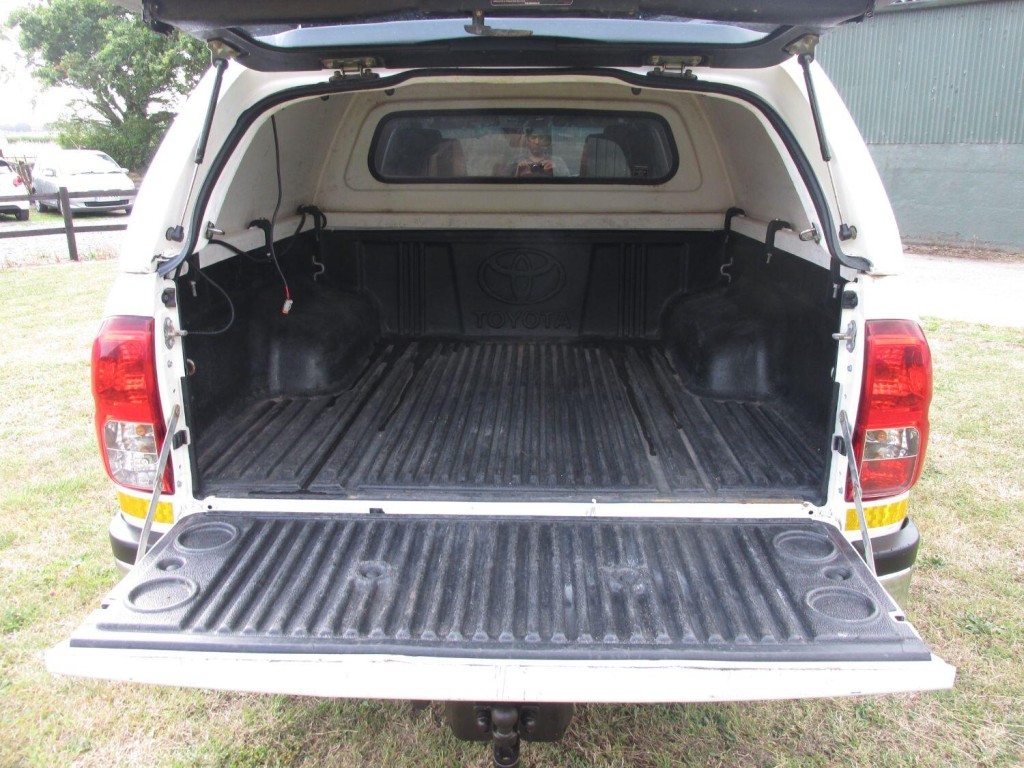 TOYOTA HILUX Icon 4X4 2.4 D-4D D/C Auto 2021