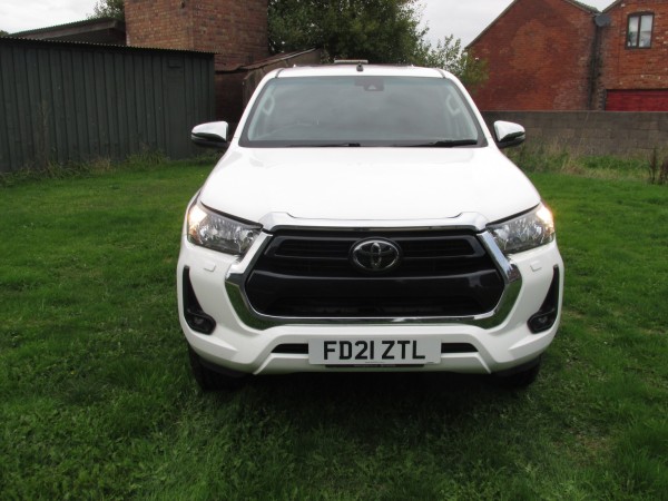 View TOYOTA HILUX Icon 4X4 2.4 D-4D D/C Auto