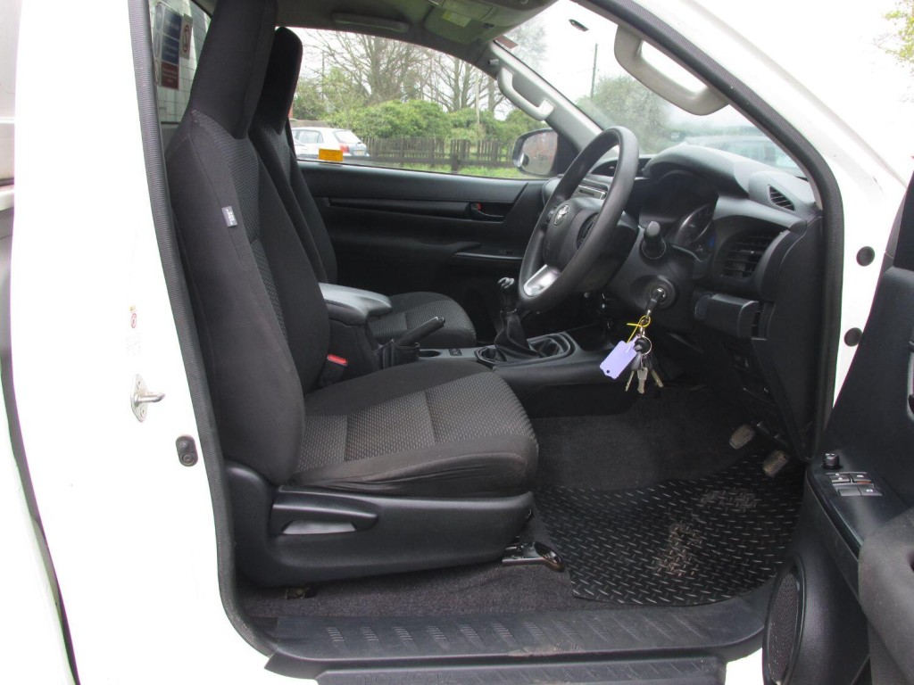 TOYOTA HILUX Active 2.4 4X4 D-4D Single Cab 2018