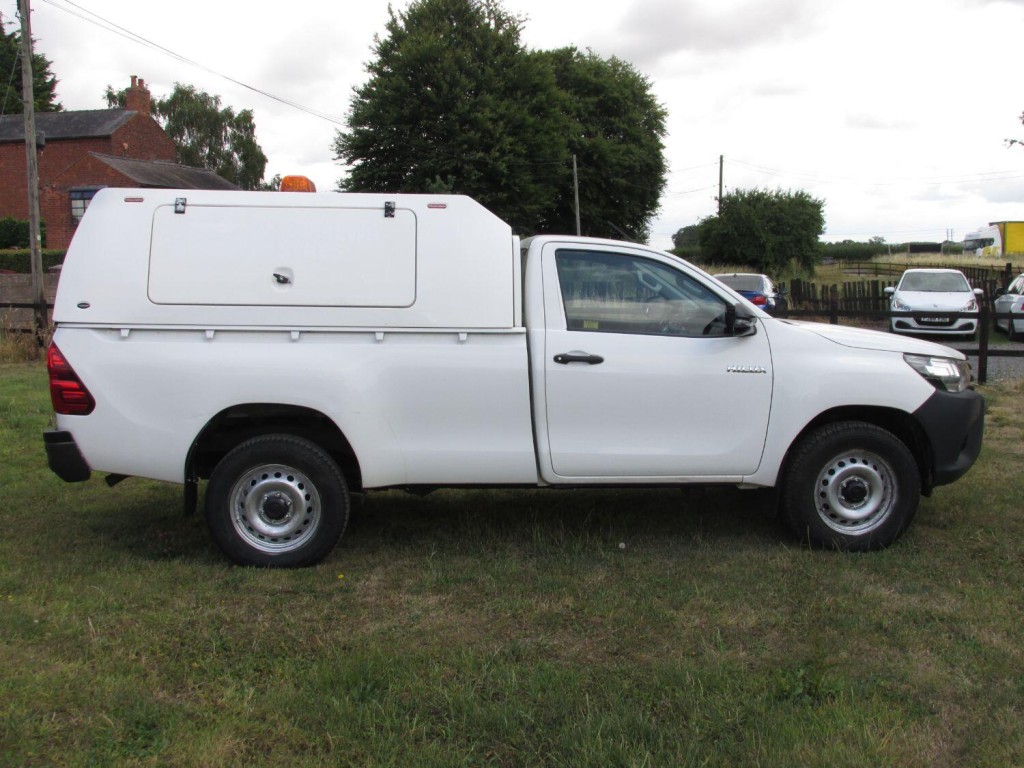 TOYOTA HILUX Active 2.4 4X4 D-4D Single Cab 2018