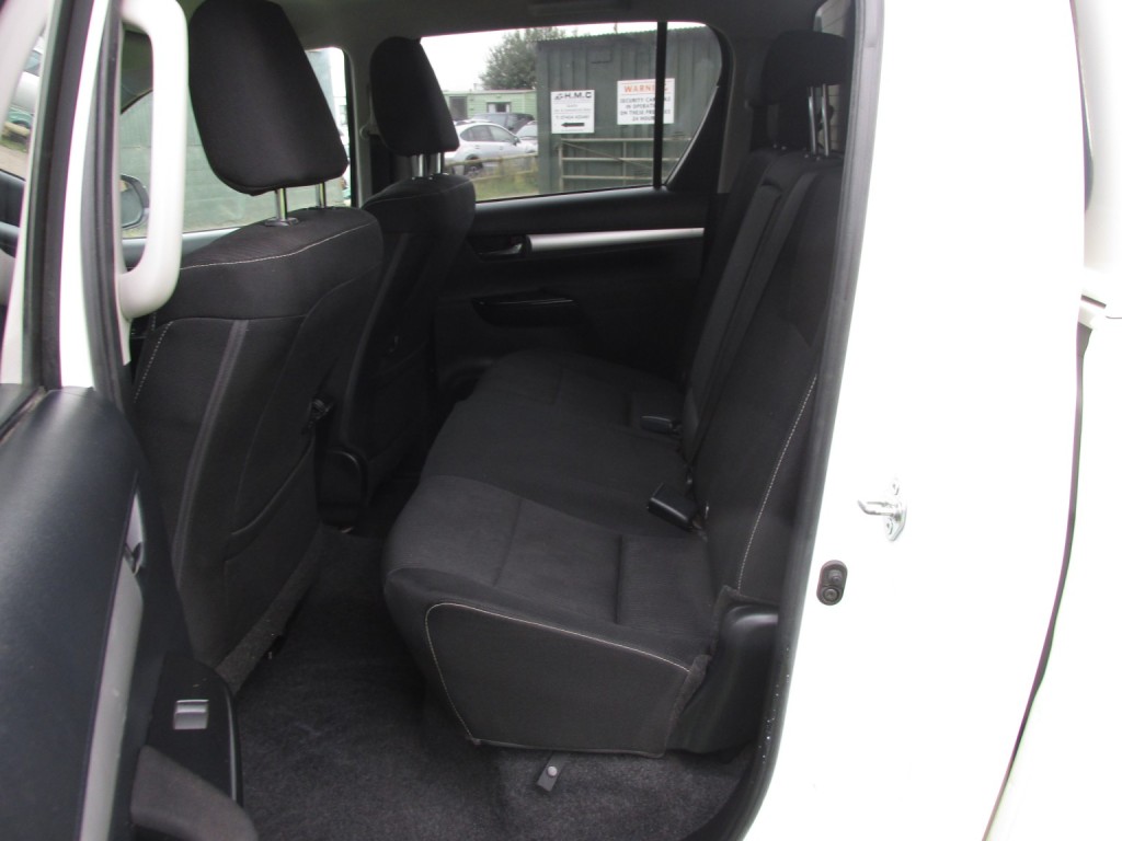 TOYOTA HILUX ICON 4X4 D-4D Double Cab 2.4 Auto 2021