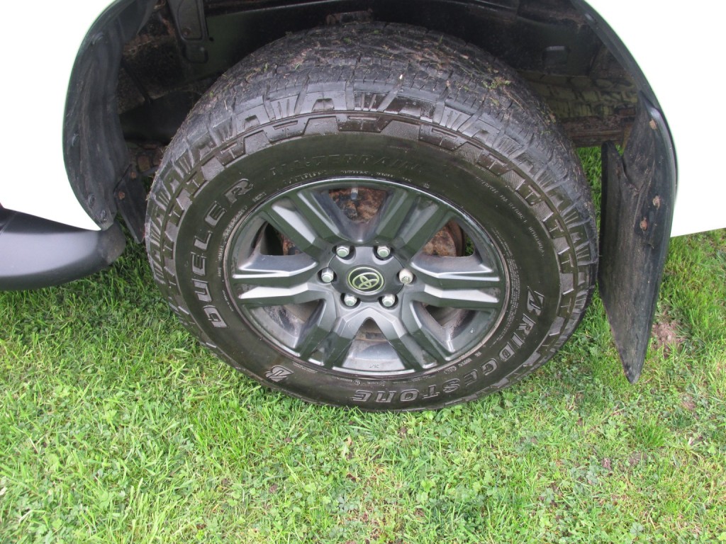 TOYOTA HILUX ICON 4X4 D-4D Double Cab 2.4 Auto 2021