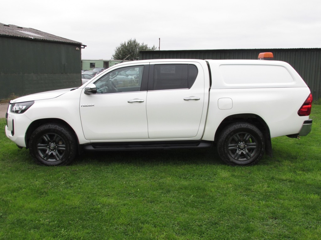 TOYOTA HILUX ICON 4X4 D-4D Double Cab 2.4 Auto 2021