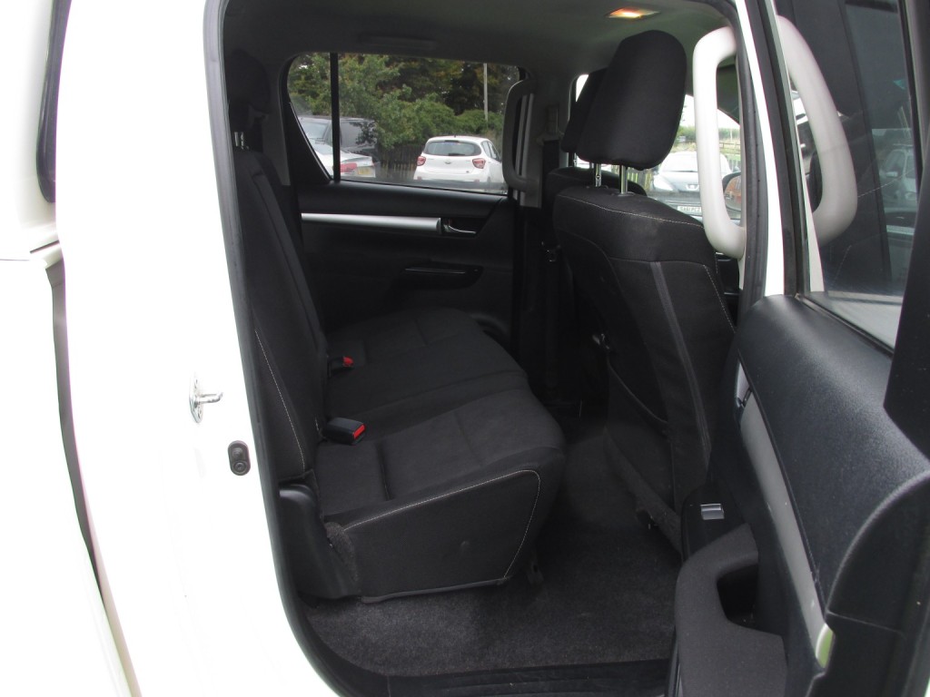 TOYOTA HILUX ICON 4X4 D-4D Double Cab 2.4 Auto 2021