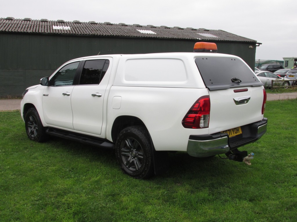 TOYOTA HILUX ICON 4X4 D-4D Double Cab 2.4 Auto 2021