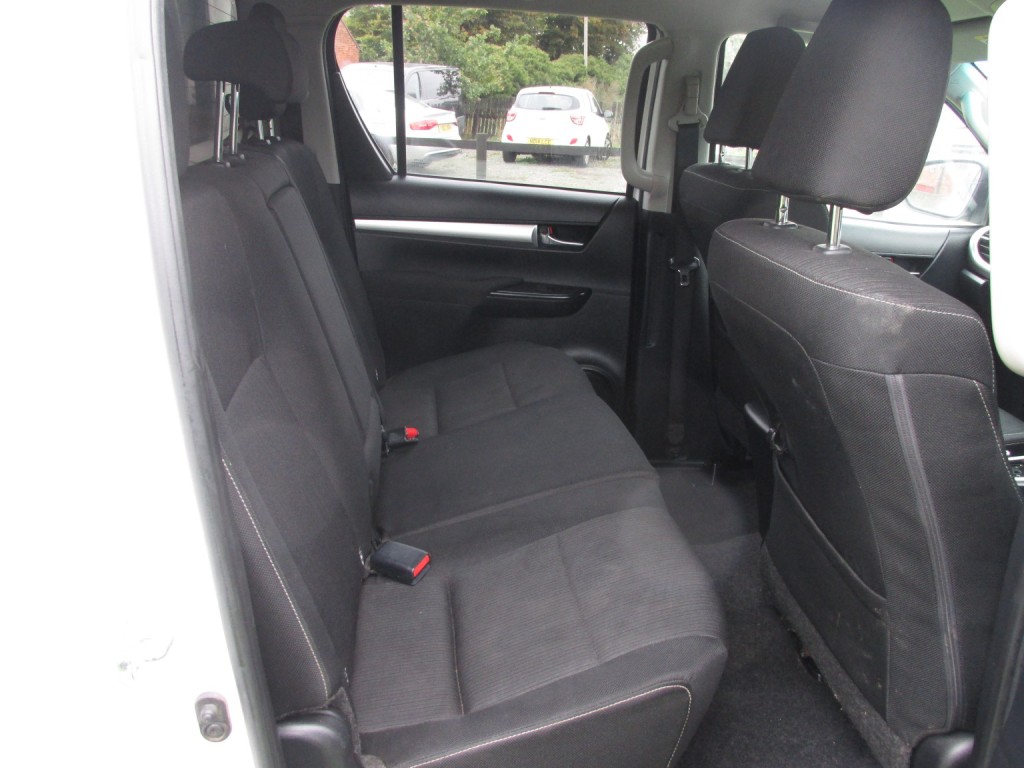 TOYOTA HILUX ICON 4X4 D-4D Double Cab 2.4 Auto 2021