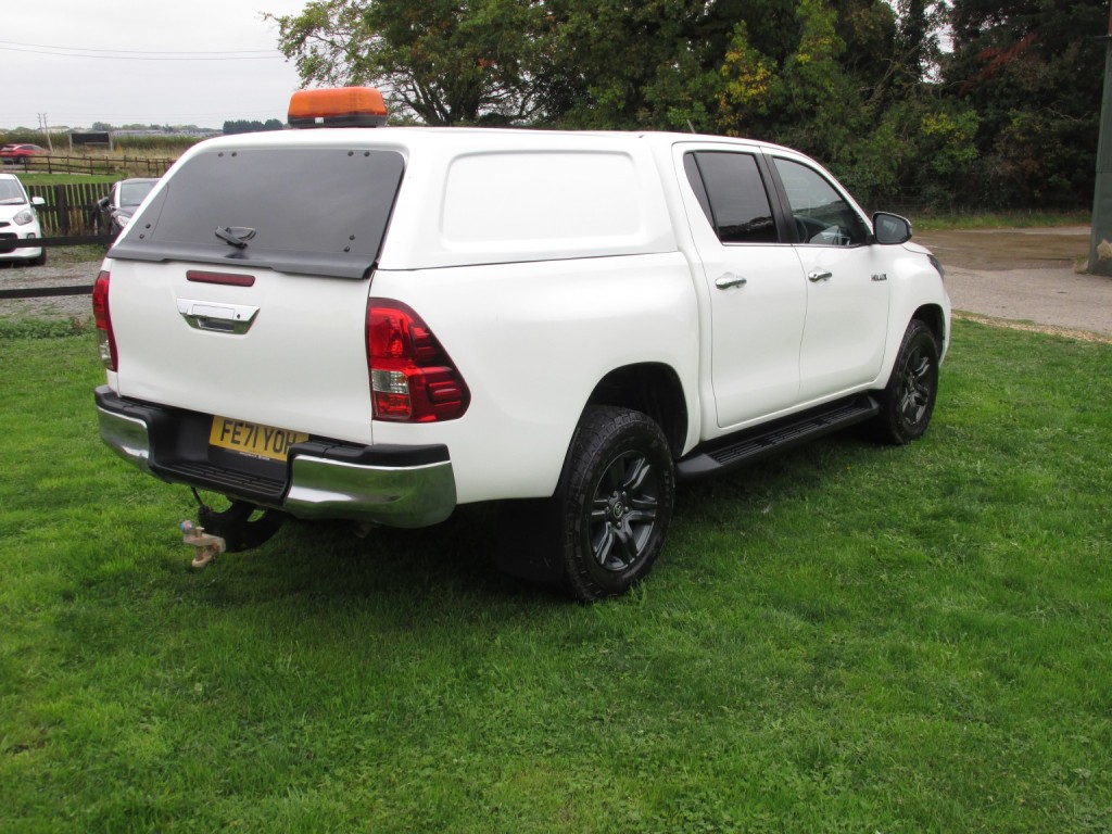 TOYOTA HILUX ICON 4X4 D-4D Double Cab 2.4 Auto 2021