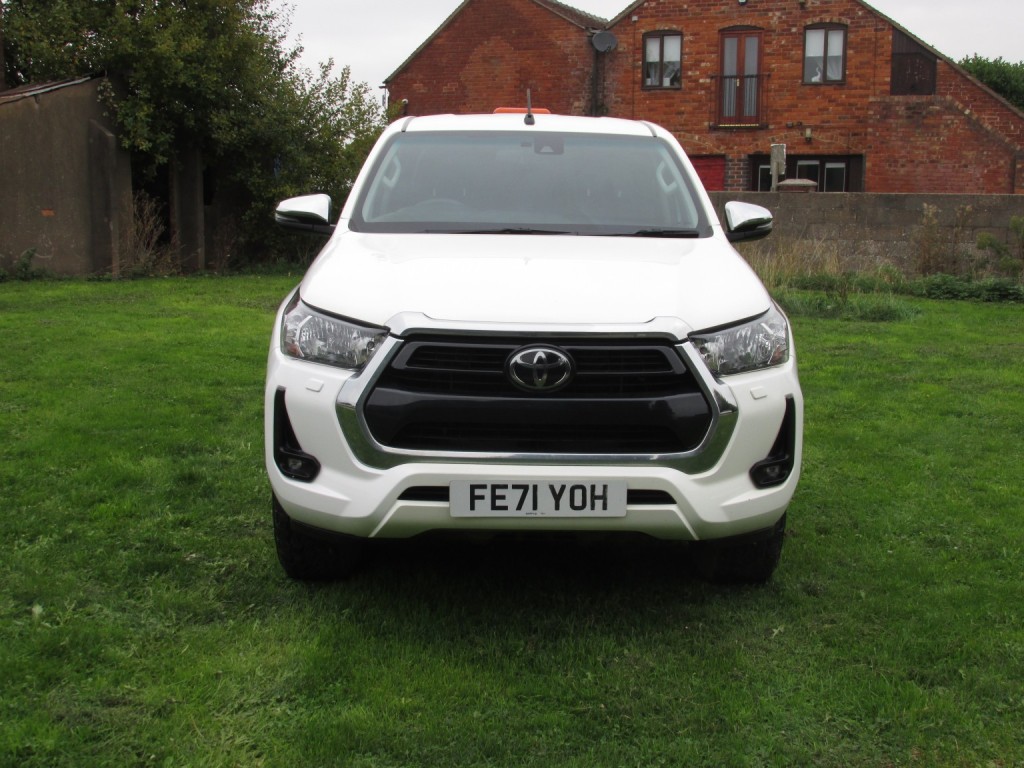TOYOTA HILUX ICON 4X4 D-4D Double Cab 2.4 Auto 2021
