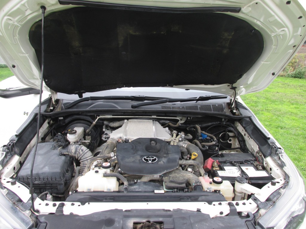 TOYOTA HILUX ICON 4X4 D-4D Double Cab 2.4 Auto 2021