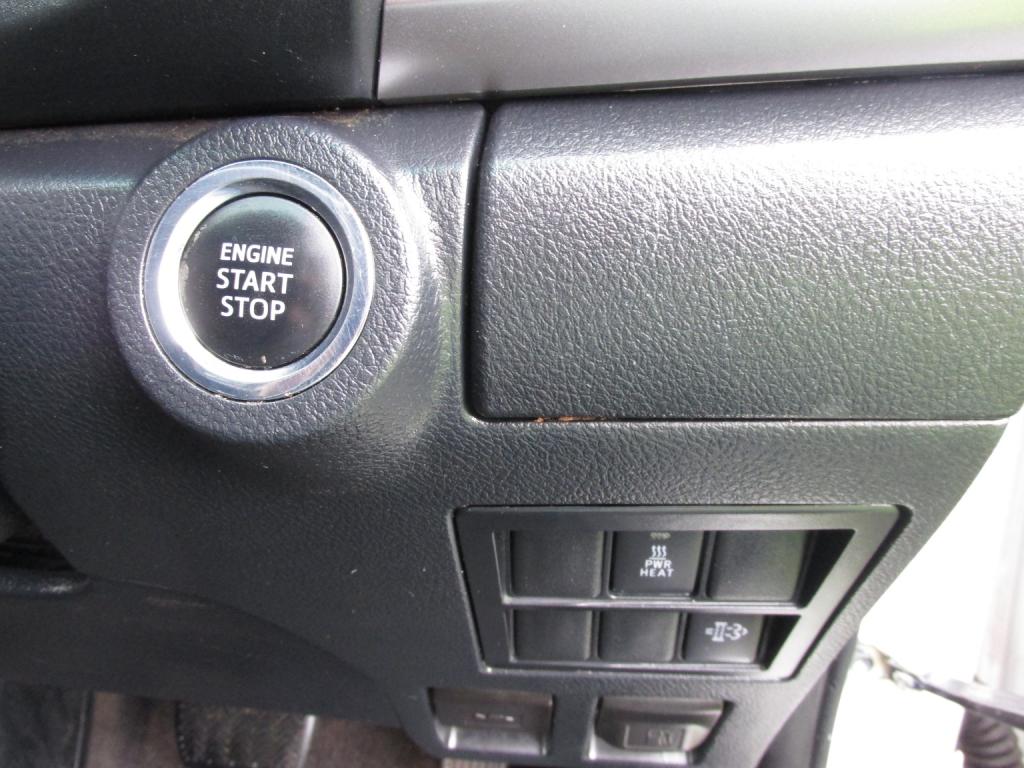 TOYOTA HILUX INVINCIBLE 4X4 D-4D DCB 2020