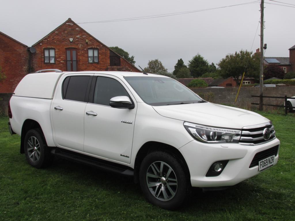 TOYOTA HILUX INVINCIBLE 4X4 D-4D DCB 2020