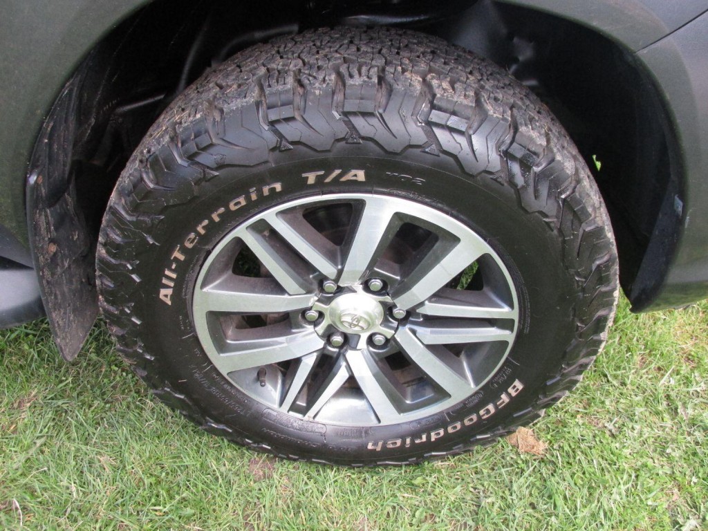 TOYOTA HILUX INVINCIBLE 4X4 D-4D DCB 2018