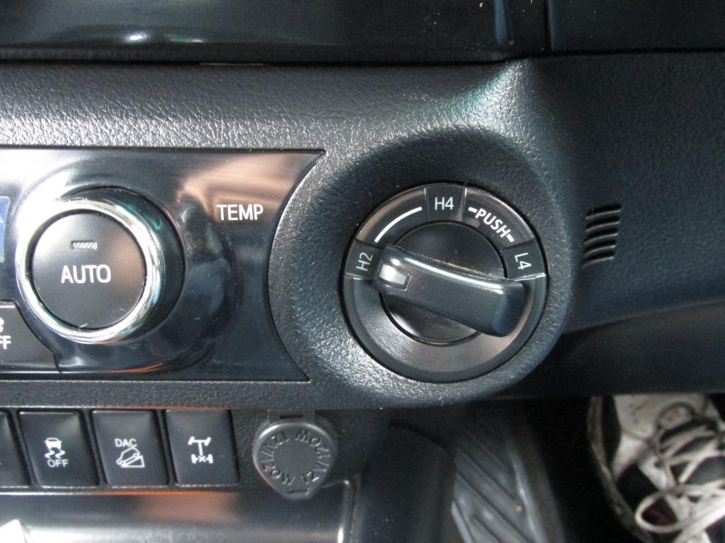TOYOTA HILUX INVINCIBLE 4X4 D-4D DCB 2020