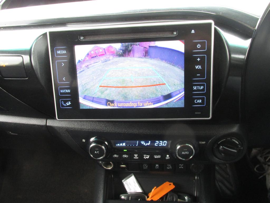 TOYOTA HILUX INVINCIBLE 4X4 D-4D DCB 2020