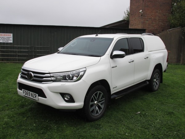 View TOYOTA HILUX INVINCIBLE 4X4 D-4D DCB