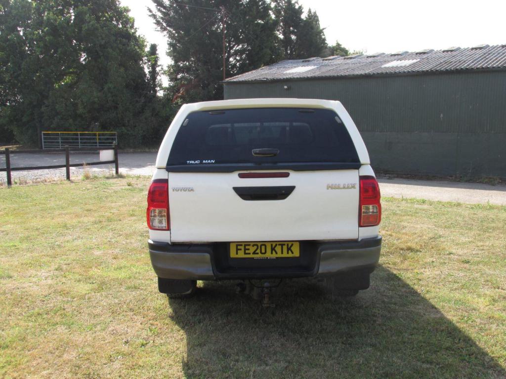 TOYOTA HILUX Active 4X4 D-4D DCB 2020