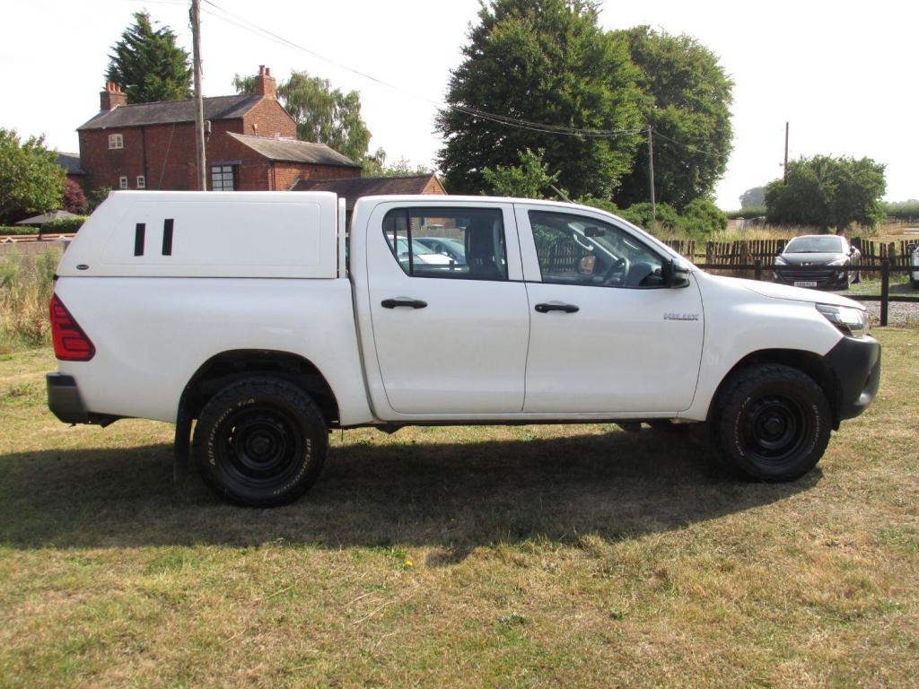 TOYOTA HILUX Active 4X4 D-4D DCB 2020