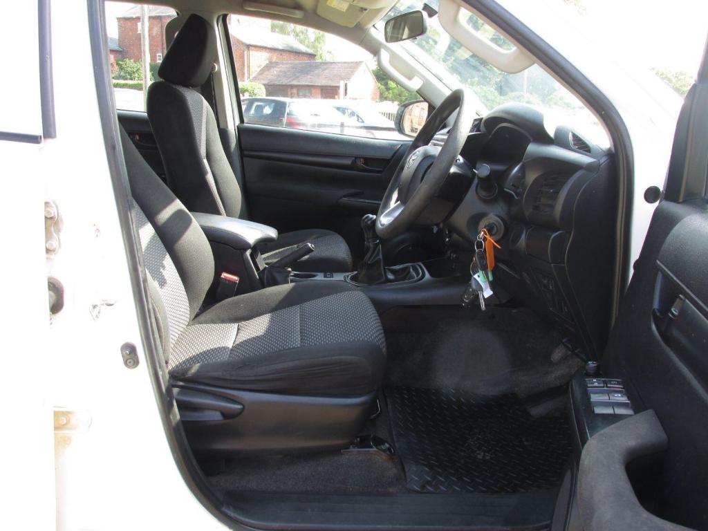 TOYOTA HILUX Active 4X4 D-4D DCB 2020