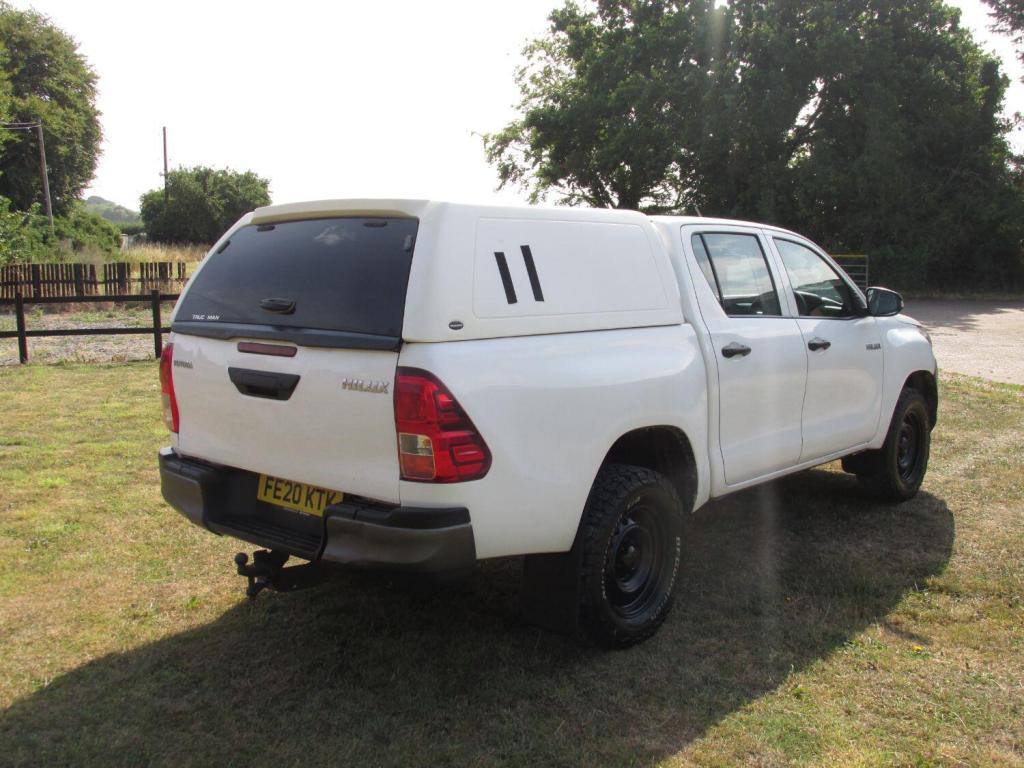 TOYOTA HILUX Active 4X4 D-4D DCB 2020