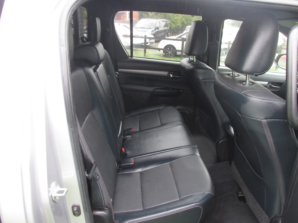 TOYOTA HILUX 2.8 Invincible X D4D 4WD 2021