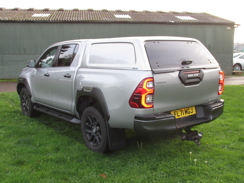 TOYOTA HILUX 2.8 Invincible X D4D 4WD 2021