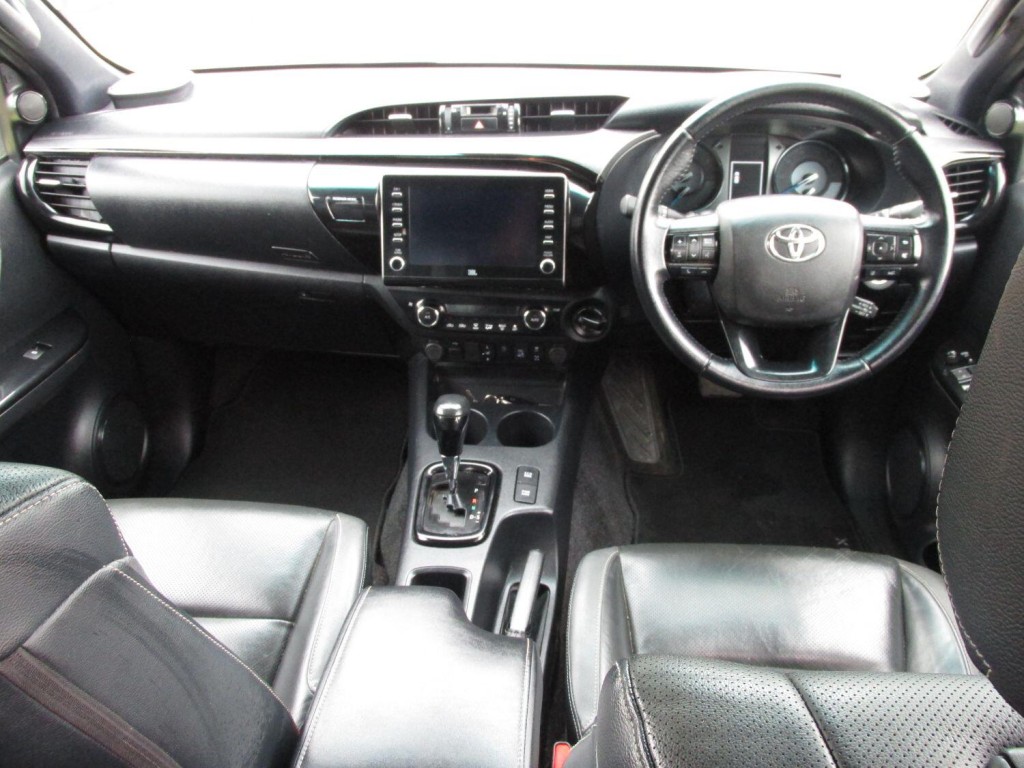 TOYOTA HILUX 2.8 Invincible X D4D 4WD 2021