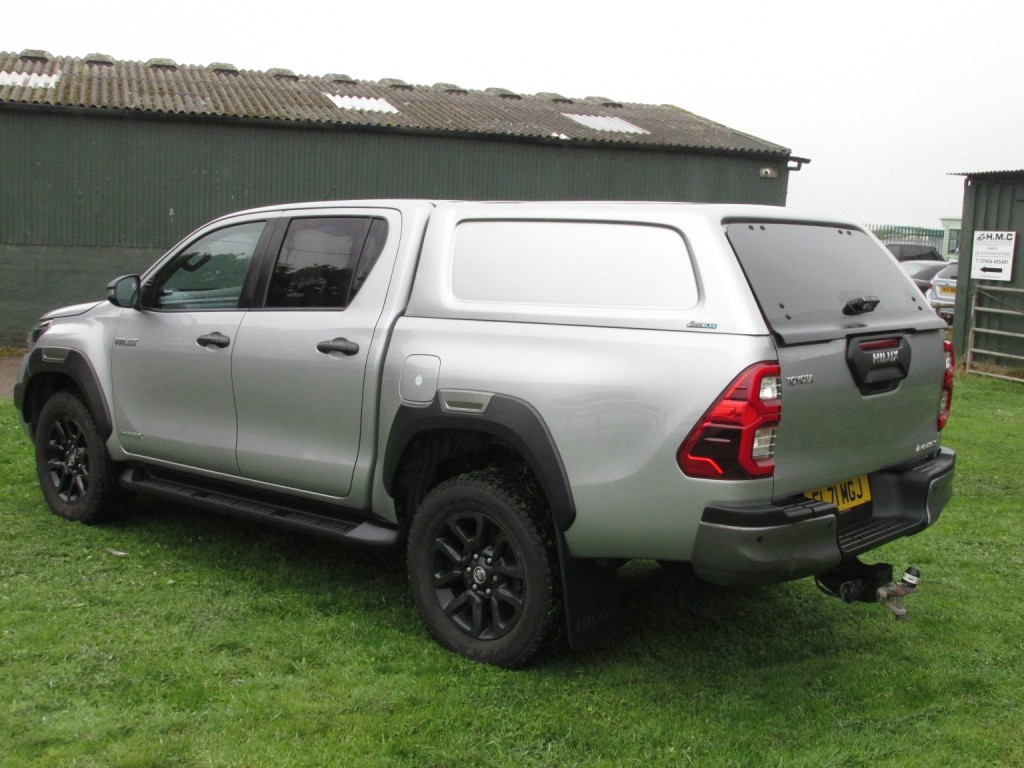 TOYOTA HILUX 2.8 Invincible X D4D 4WD 2021
