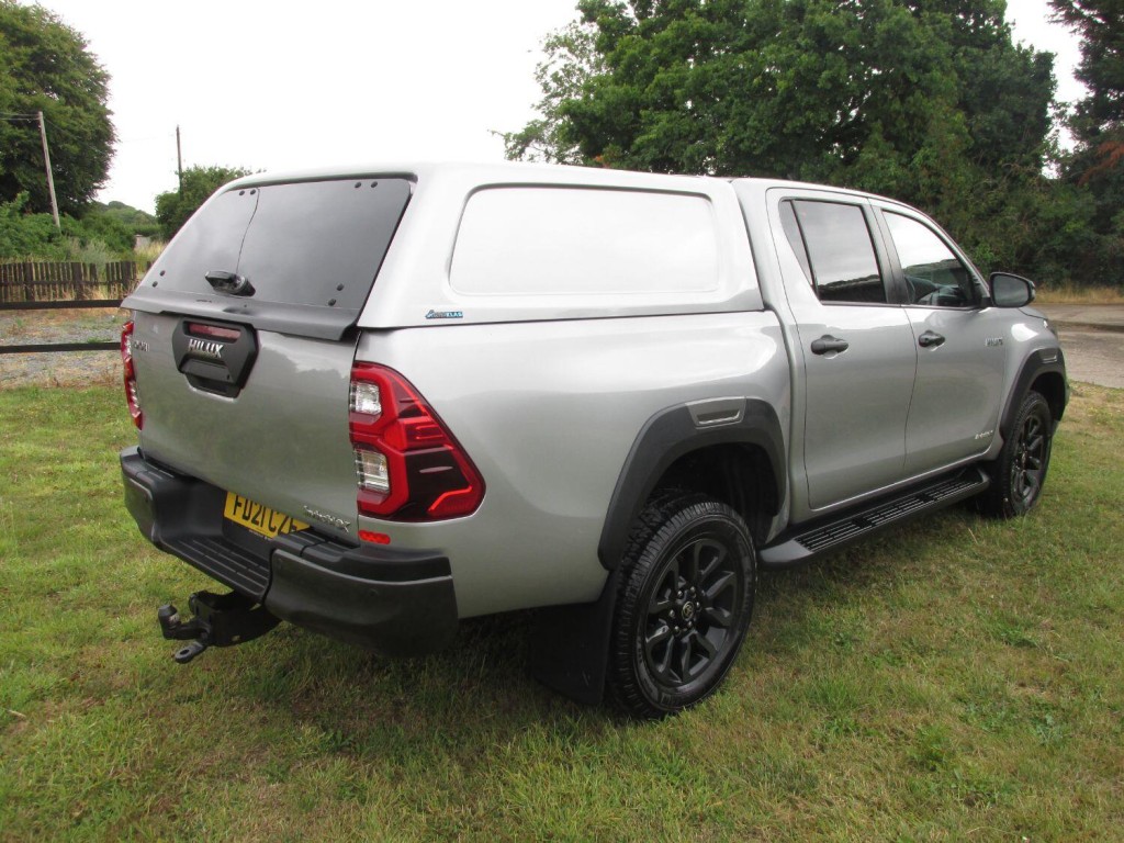 TOYOTA HILUX 2.8 Invincible X D4D 4WD 2021