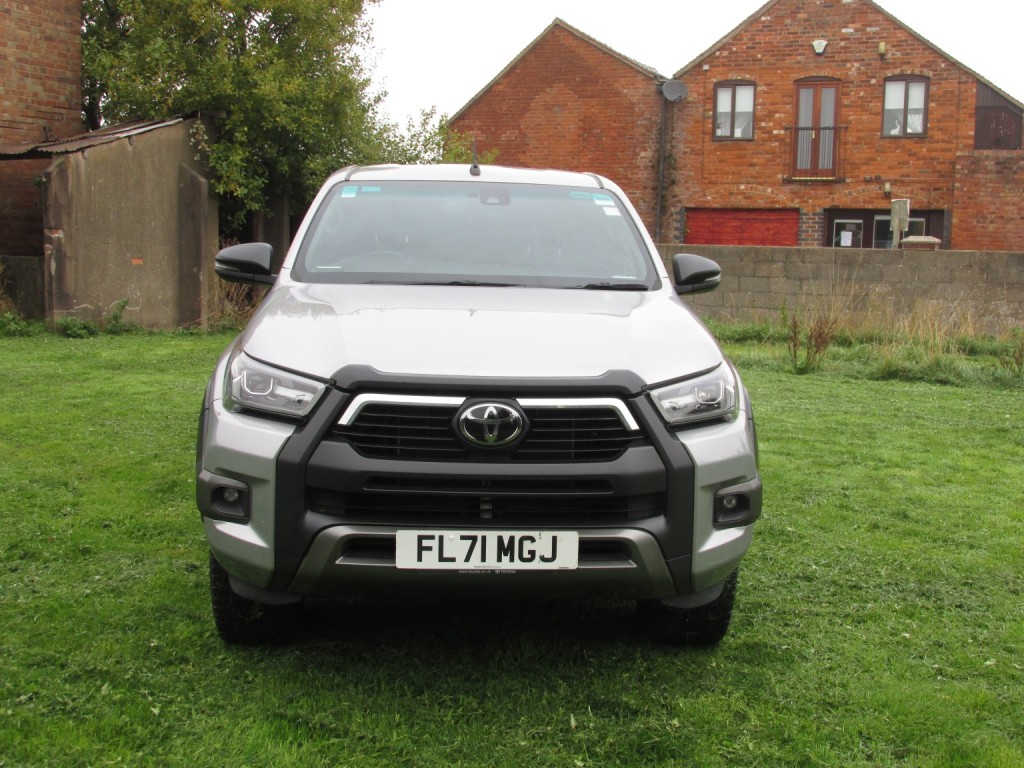 TOYOTA HILUX 2.8 Invincible X D4D 4WD 2021