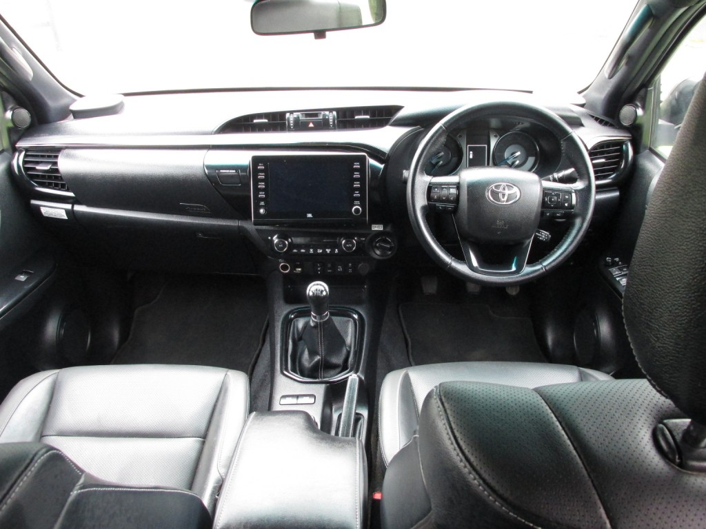 TOYOTA HILUX 2.8 Invincible X D4D 4WD 2021