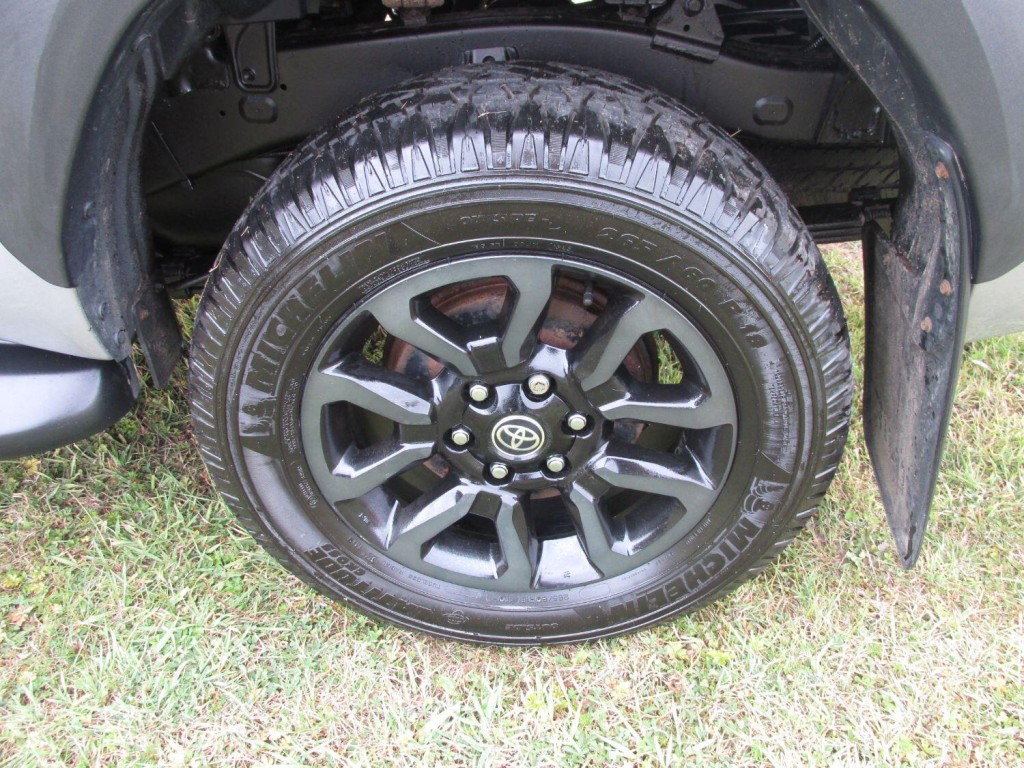 TOYOTA HILUX 2.8 Invincible X D4D 4WD 2021