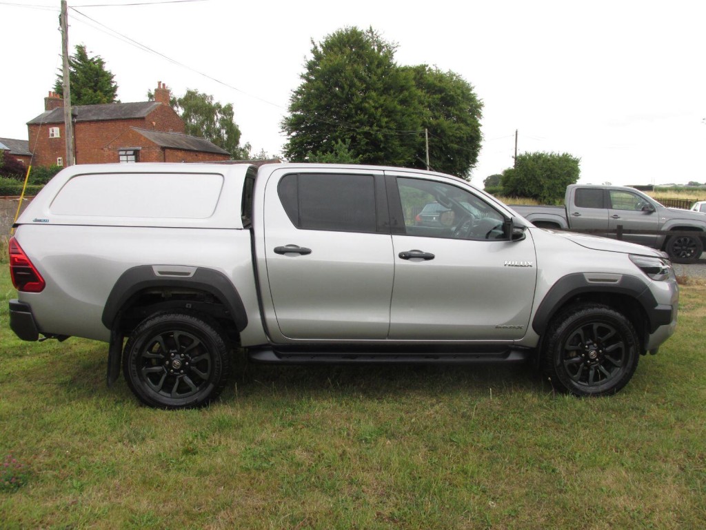 TOYOTA HILUX 2.8 Invincible X D4D 4WD 2021