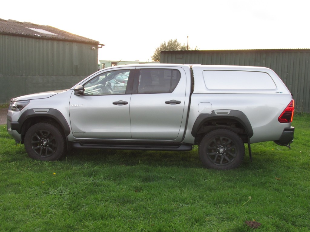 TOYOTA HILUX 2.8 Invincible X D4D 4WD 2021