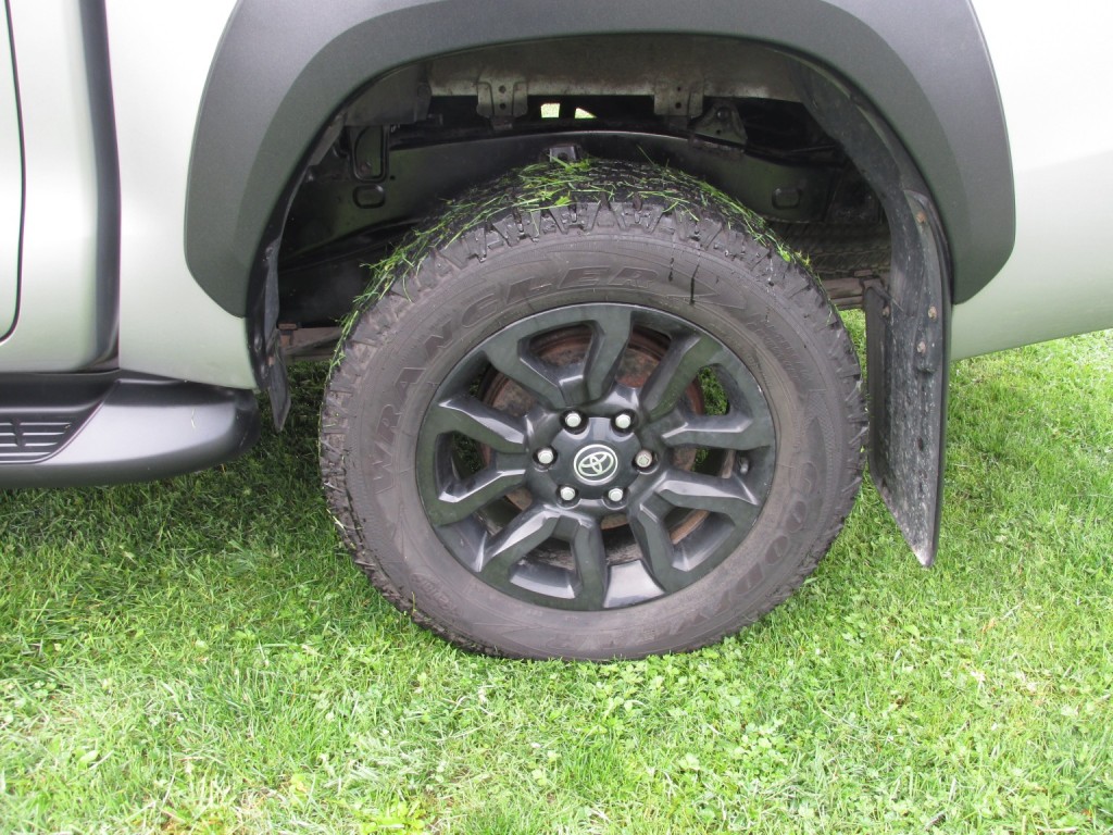 TOYOTA HILUX 2.8 Invincible X D4D 4WD 2021