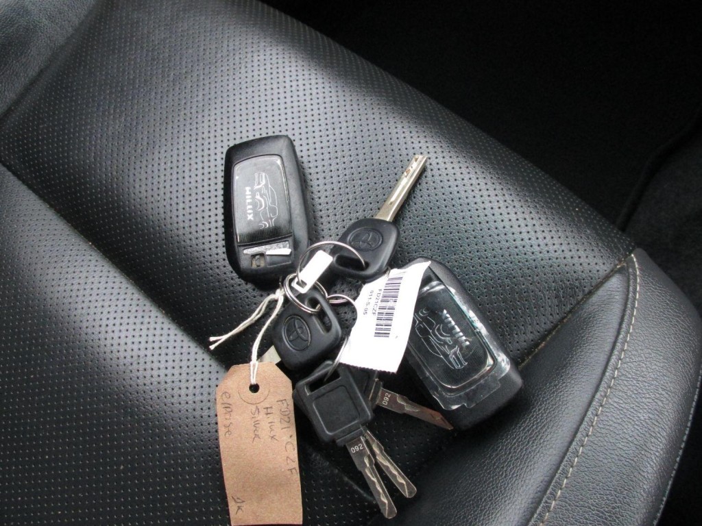 TOYOTA HILUX 2.8 Invincible X D4D 4WD 2021