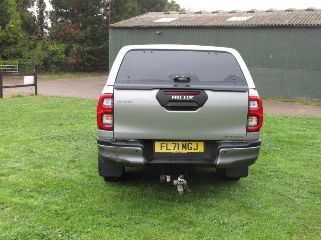 TOYOTA HILUX 2.8 Invincible X D4D 4WD 2021