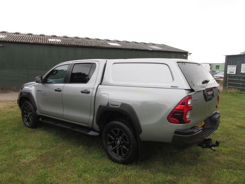TOYOTA HILUX 2.8 Invincible X D4D 4WD 2021