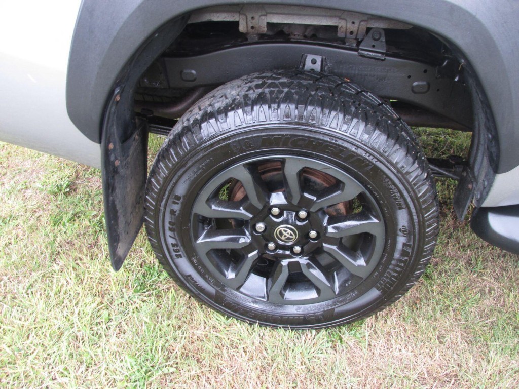 TOYOTA HILUX 2.8 Invincible X D4D 4WD 2021