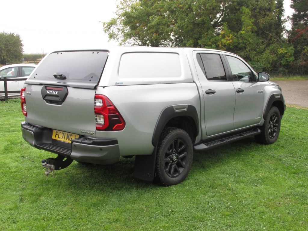 TOYOTA HILUX 2.8 Invincible X D4D 4WD 2021