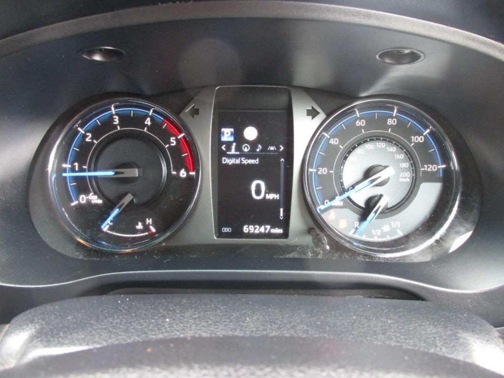 TOYOTA HILUX 2.8 Invincible X D4D 4WD 2021